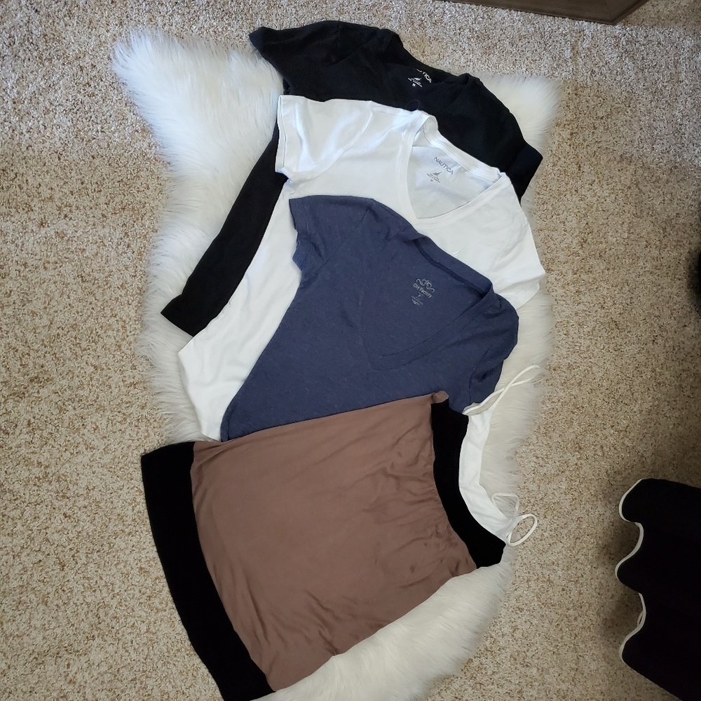 Bundle 4 tshirts/ tank top